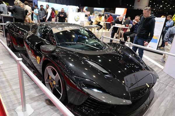 Nhà sản xuất ô tô hạng sang Ferrari sắp ra mắt xe điện giá 535.000 USD