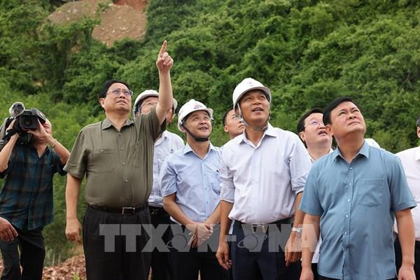 Mở đợt thi đua nước rút hoàn thành xây dựng Đường dây 500kV mạch 3