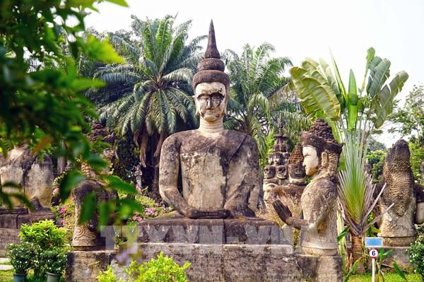 Vườn tượng Phật - điểm đến không thể bỏ qua khi tới Lào