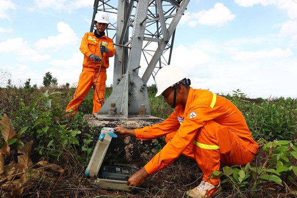 Xung kích cho Đường dây 500 kV mạch 3: Nhìn từ những người ở lại