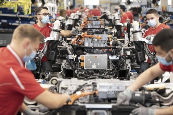 Porsche “hãm phanh” xe điện, Volkswagen đối mặt nguy cơ thiệt hại 6 tỷ USD
