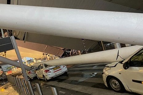 Ấn Độ: Sập mái che sân bay ở thủ đô New Delhi gây thương vong