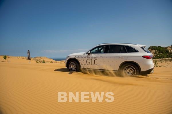 Mercedes-Benz ưu đãi 50% lệ phí trước bạ cho xe lắp ráp và 100% cho xe V 250 AMG