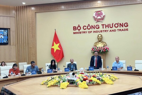 Phát triển thị trường xuất khẩu gắn với xúc tiến thương mại