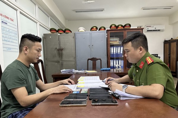 Phá đường dây đánh bạc, cá độ bóng đá hơn 98 tỷ đồng