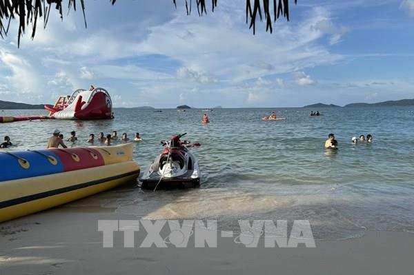 Đình chỉ hoạt động mô tô nước trái phép tại bãi tắm du lịch ở Cô Tô