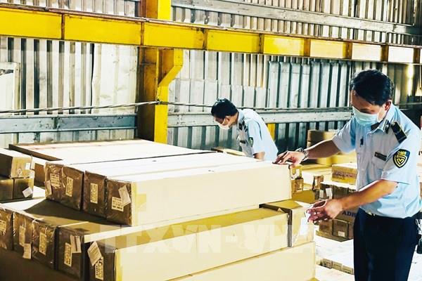 Thành phố Hồ Chí Minh liên tiếp phát hiện nhiều hàng hóa nhập lậu