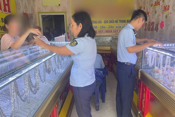 Xử lý 14 vụ vi phạm trong hoạt động kinh doanh vàng ﻿