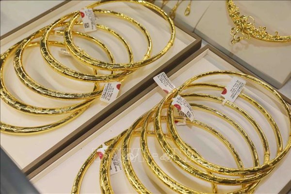 Giá vàng trong nước ổn định bất chấp lực tăng của vàng thế giới
