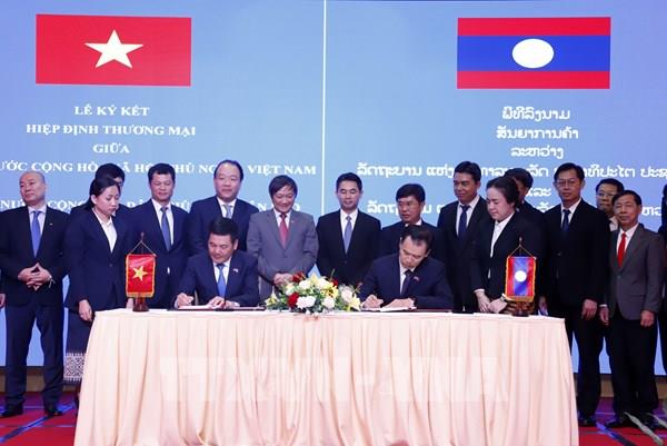 Thắt chặt hợp tác thương mại Việt Nam - Lào và Campuchia