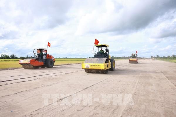 Siết chặt tiến độ thi công và giải ngân vốn bố trí cho cao tốc
