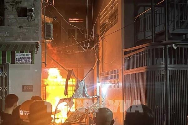 Cháy nhà trong hẻm nhỏ khiến 3 mẹ con tử vong