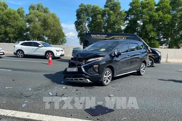 Liên tiếp xảy ra tai nạn trên cao tốc: Làm gì để tránh?