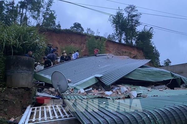 Lâm Đồng: Sạt lở đất vùi lấp nhà dân khiến 1 người tử vong