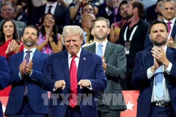 Cựu Tổng thống Donald Trump xuất hiện trước công chúng sau vụ ám sát hụt