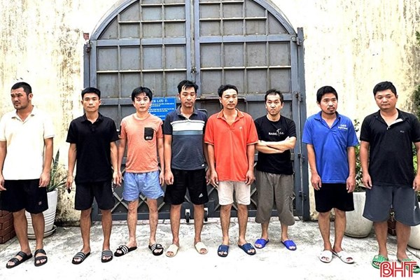 Triệt xóa đường dây cá độ bóng đá, bắt giữ 8 đối tượng