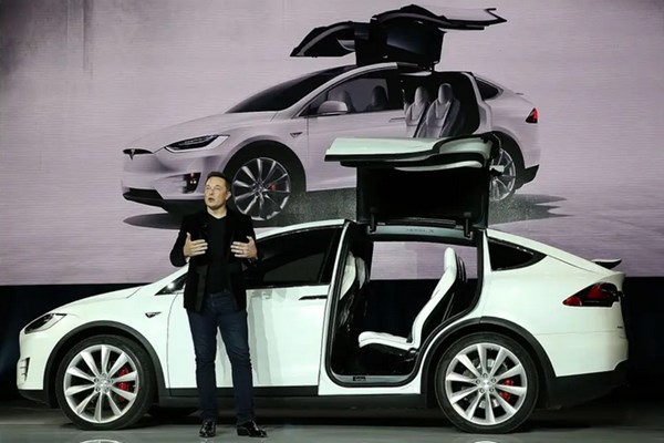Tesla sẽ lùi thời điểm ra mắt taxi robot khoảng hai tháng