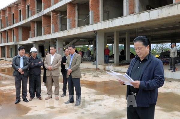 Tạm hoãn thi hành cưỡng chế công trình sân Golf Đồi Cù