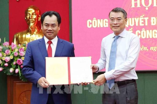 Trao Quyết định chuẩn y ông Trịnh Việt Hùng giữ chức Bí thư Tỉnh ủy Thái Nguyên