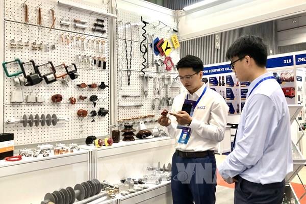 Khai mạc chuỗi triển lãm quốc tế chuyên ngành điện và năng lượng