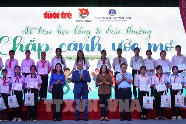 Chắp cánh ước mơ cho học sinh vùng ĐBSCL