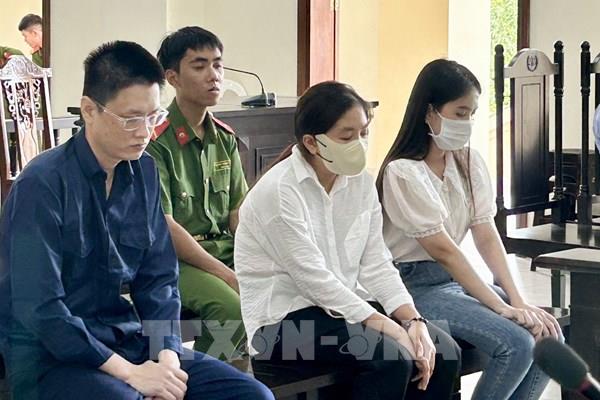 Xét xử vụ án ở Bệnh viện Đa khoa thành phố Cần Thơ: Tòa trả hồ sơ để làm rõ dòng tiền liên quan Công ty Việt Á