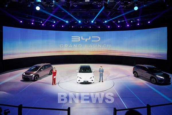 Khác biệt trong chính sách thuế quan xe điện của Mỹ và EU