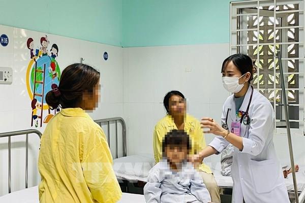 Liên tiếp 3 trẻ em nhập viện do ngộ độc chất tẩy rửa xe máy