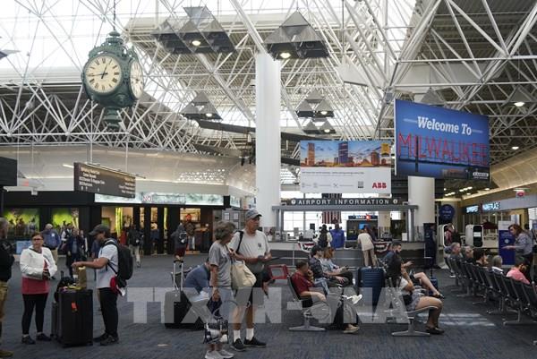 Mỹ đề xuất không tính phí chỗ ngồi cho trẻ em đi cùng gia đình trên máy bay