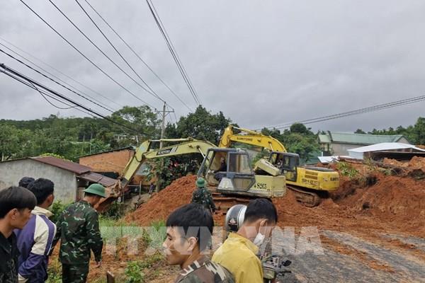 Sạt lở tại Quốc lộ 27 làm hai người thương vong