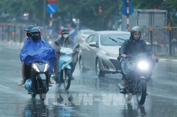 Ảnh hưởng bão số 2, Hà Nội mưa lớn kéo dài