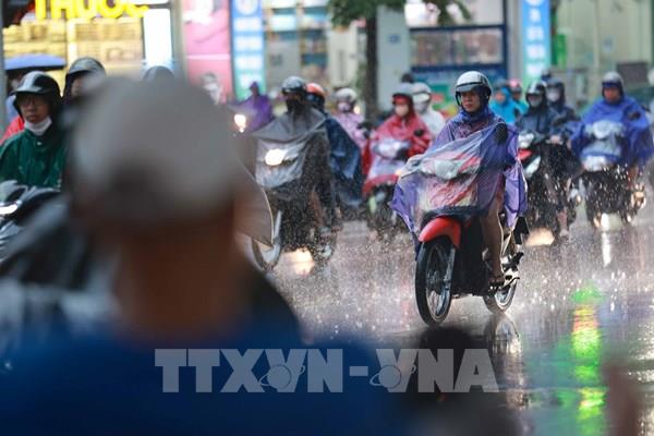 Mực nước các sông, hồ điều hòa tại Hà Nội cơ bản ở mức thấp