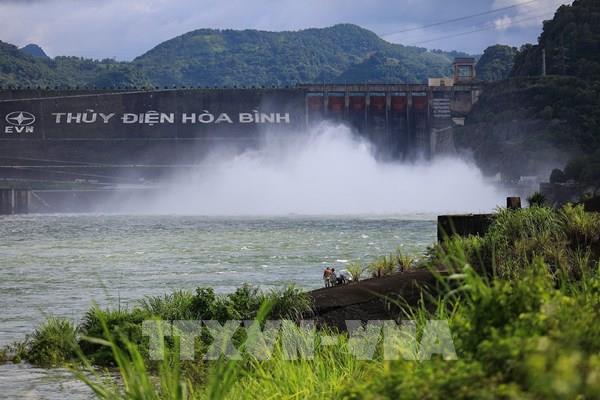 22 giờ ngày 12/8, đóng tiếp 1 cửa xả đáy hồ thủy điện Hòa Bình