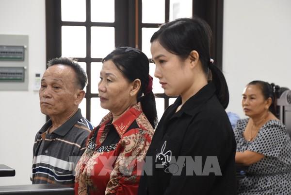 Dùng "sổ đỏ" giả để lừa đảo, cả nhà cùng lĩnh án tù