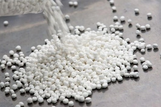 Indonesia khởi xướng điều tra gia hạn tự vệ với hạt nhựa EPS