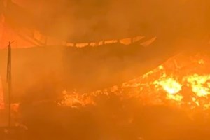 Cháy kho xưởng sản xuất ở Thái Bình