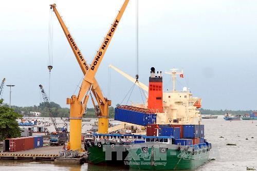 Phát triển hệ thống logistics đồng bộ kết nối cảng biển, hàng không