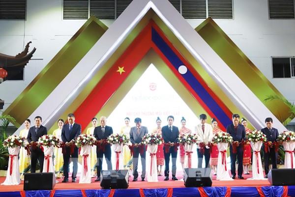 Việt Nam - Lào tăng cường thúc đẩy thương mại