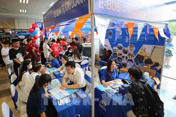 Gần 703 nghìn thí sinh đã đăng ký xét tuyển đại học năm 2024 trên Hệ thống