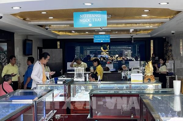 Giá vàng leo cao và lập đỉnh kỷ lục
