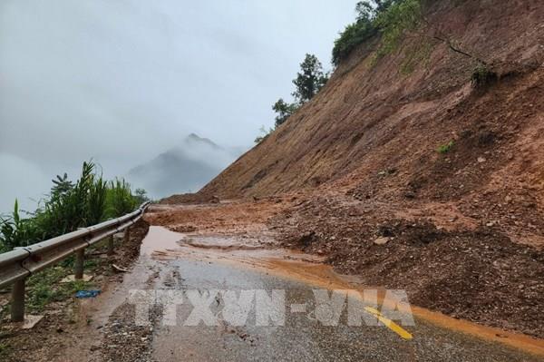 Điện Biên: Mưa kéo dài khiến nhiều tuyến đường huyết mạch bị sạt lở
