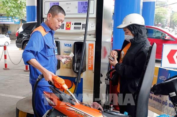 Giá xăng dầu giảm từ 15h chiều nay 29/8