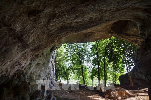 Khám phá Di tích Quốc gia đặc biệt Mái đá làng Vành