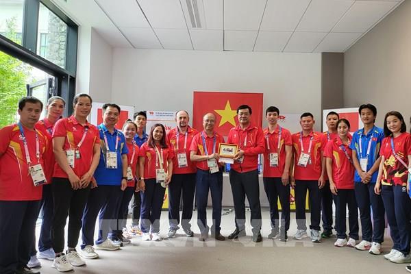 Olympic Paris 2024: Đại sứ Việt Nam tại Pháp thăm hỏi Đoàn Thể thao Việt Nam
