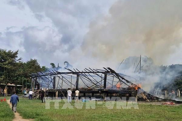 Cháy một trong những nhà rông truyền thống đẹp nhất Gia Lai