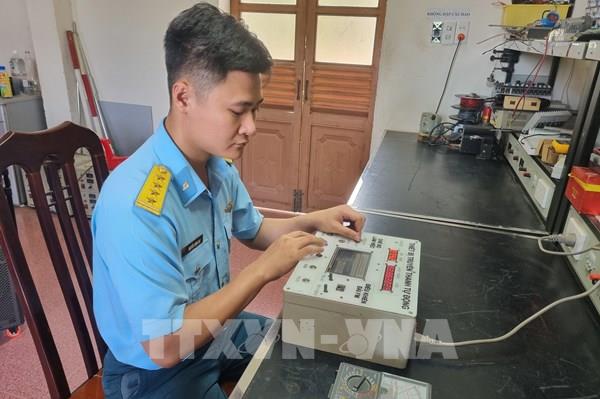 Sáng chế máy truyền thanh thông minh của người lính kỹ thuật