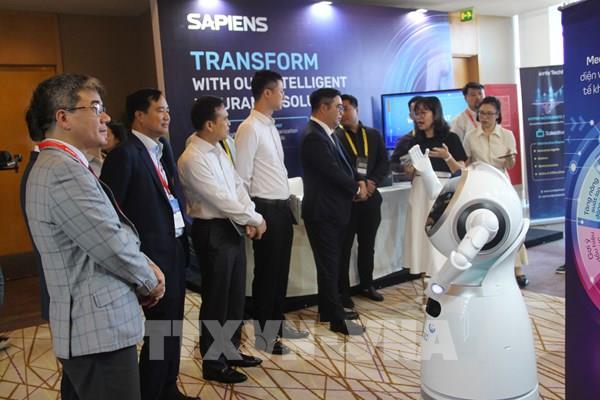 Bảo hiểm chuyển đổi số, lấy khách hàng làm trung tâm