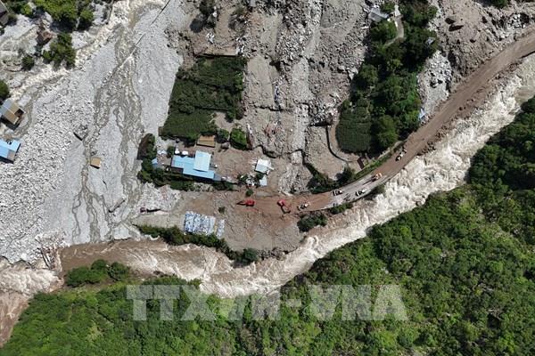 Trung Quốc: Sập cầu đường cao tốc, 5 người mất tích