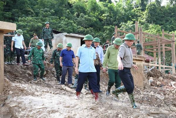 Phó Thủ tướng Trần Lưu Quang kiểm tra khắc phục hậu quả lũ quét tại xã Mường Pồn