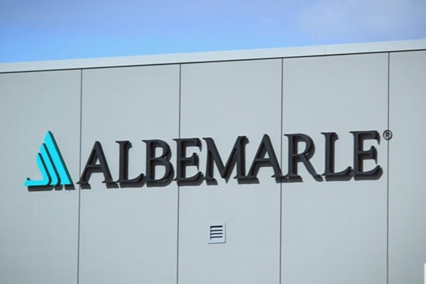 Nhà sản xuất lithium lớn nhất thế giới kêu gọi hỗ trợ để cạnh tranh với Trung Quốc